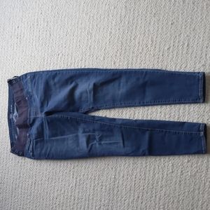 Levi Strauss Signature Baby Bump Skinny Jeans